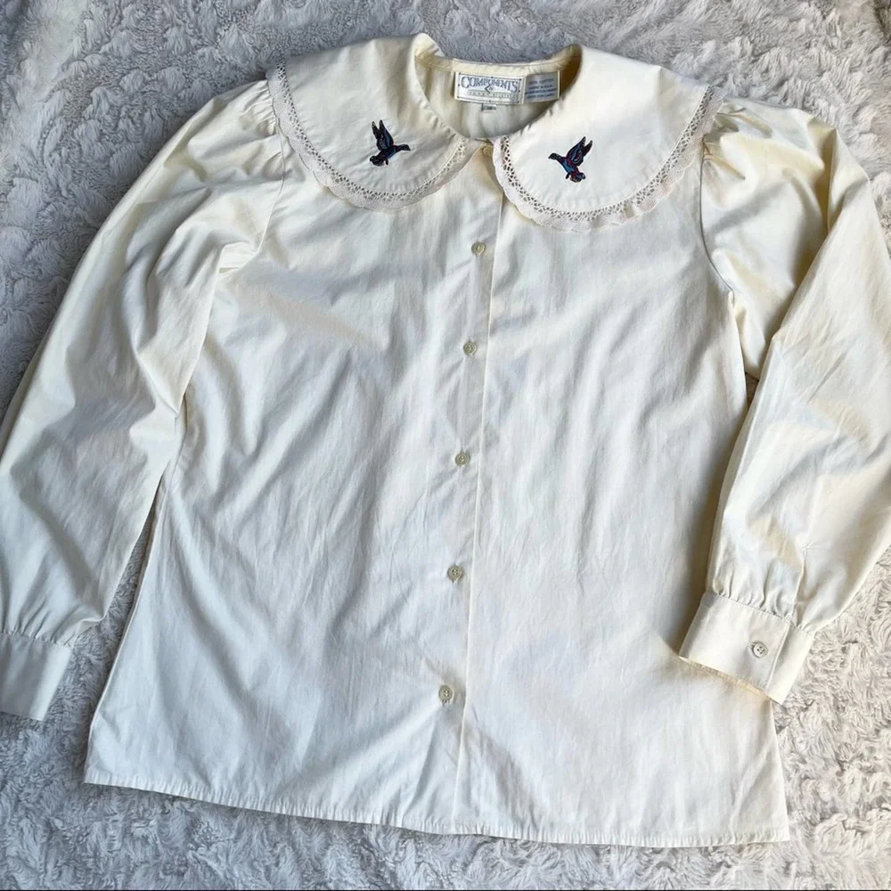 Vintage exaggerated collar embroidered bird lace trimmed button-up blouse cream - Picture 6 of 17